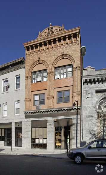 23 W 8th St, Bayonne, NJ for lease - Building Photo - Image 2 of 10