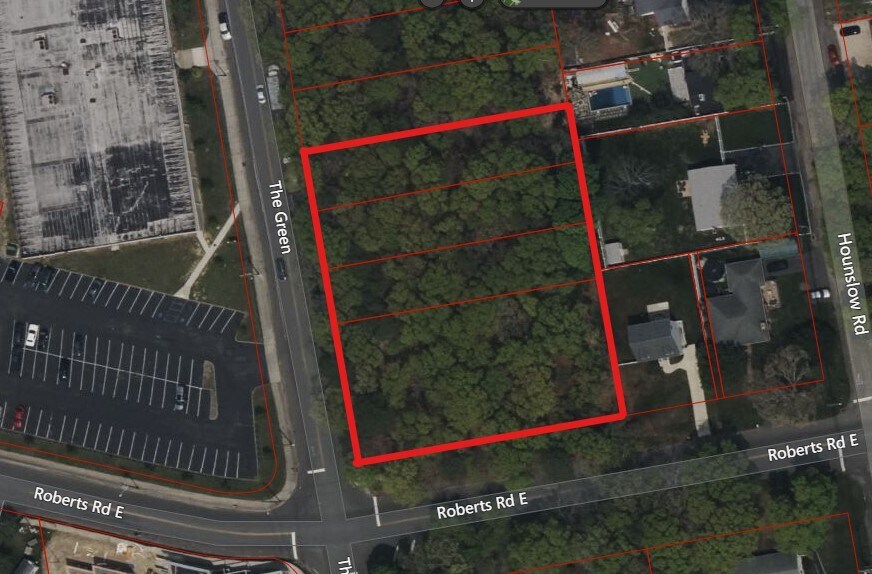 Vacant Lot SW Corner The Green & Roberts E rd, Shirley, NY for sale - Building Photo - Image 1 of 5