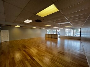 120-158 E Irving Park Rd, Wood Dale, IL for lease Interior Photo- Image 2 of 5