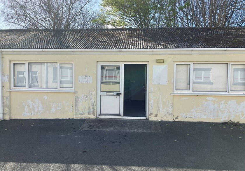 Les Grippios, Guernsey for lease - Building Photo - Image 3 of 6