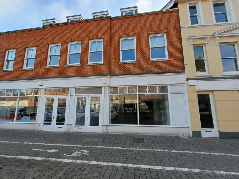 31-33 High St, Crawley for lease - Building Photo - Image 2 of 7
