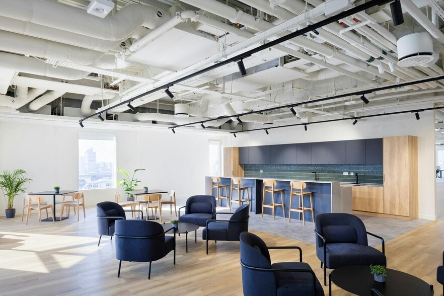 200 Aldersgate, London for lease - Interior Photo - Image 3 of 72