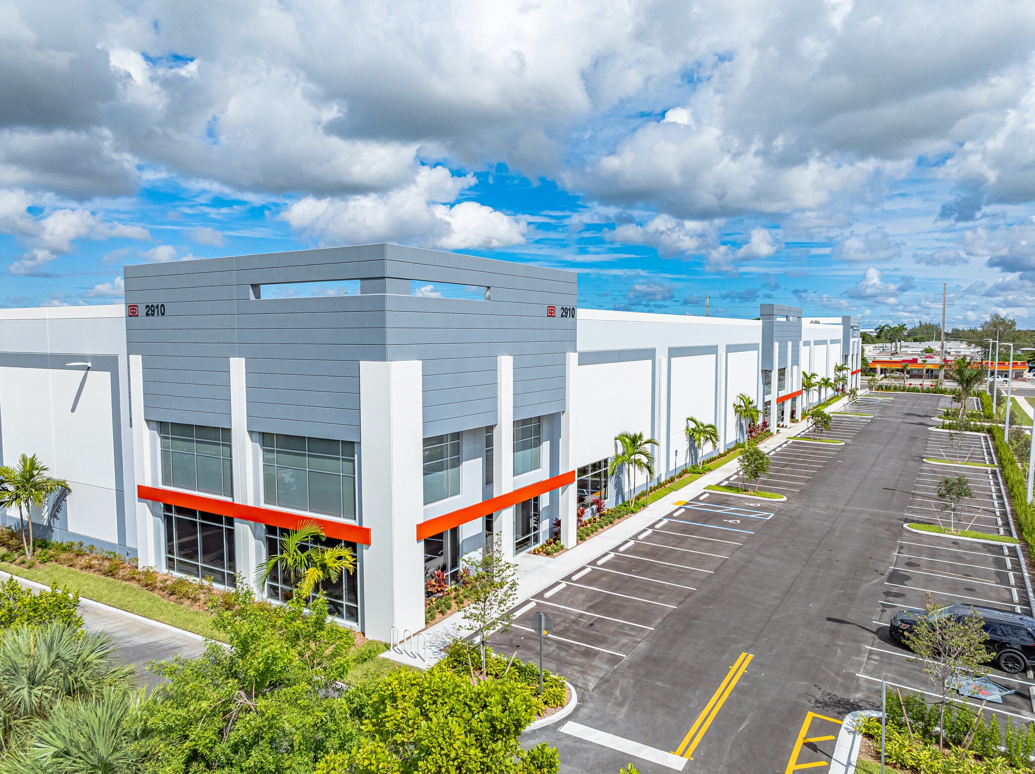 2910 Stirling Rd, Hollywood, FL for lease Building Photo- Image 1 of 14