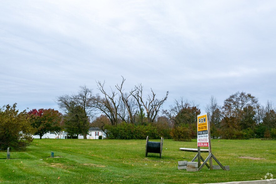 2900 E McGalliard Rd, Muncie, IN for sale - Primary Photo - Image 1 of 4