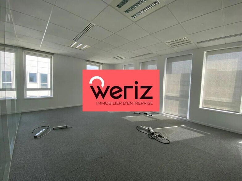 Office in Marseille for lease - Interior Photo - Image 1 of 7