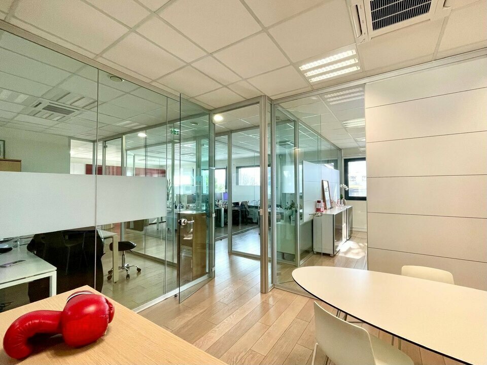Office in Cagnes-sur-Mer for lease Interior Photo- Image 1 of 9