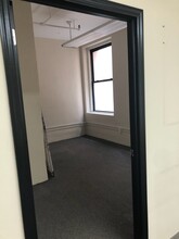 303-305 Fifth Ave, New York, NY for lease Interior Photo- Image 2 of 6