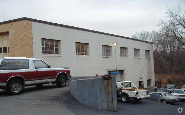 50 Thayer Rd, Waltham, MA for lease - Building Photo - Image 2 of 3