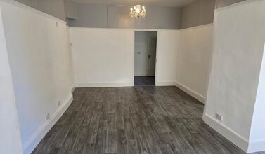 31 Church St, Tetbury for lease Interior Photo- Image 1 of 3