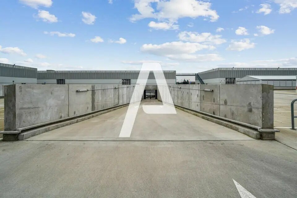 Flex in Vitry-sur-Seine for lease Building Photo- Image 1 of 6