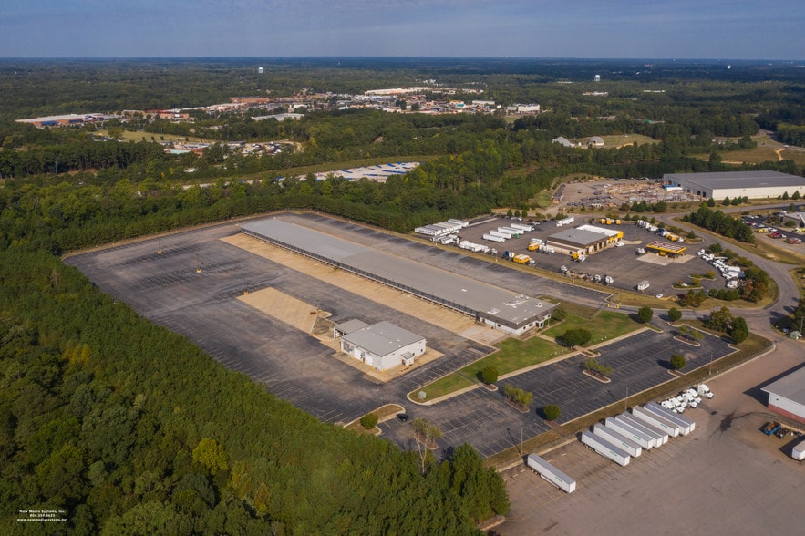 13301 Grover Ct, Chester, VA for sale - Building Photo - Image 1 of 1