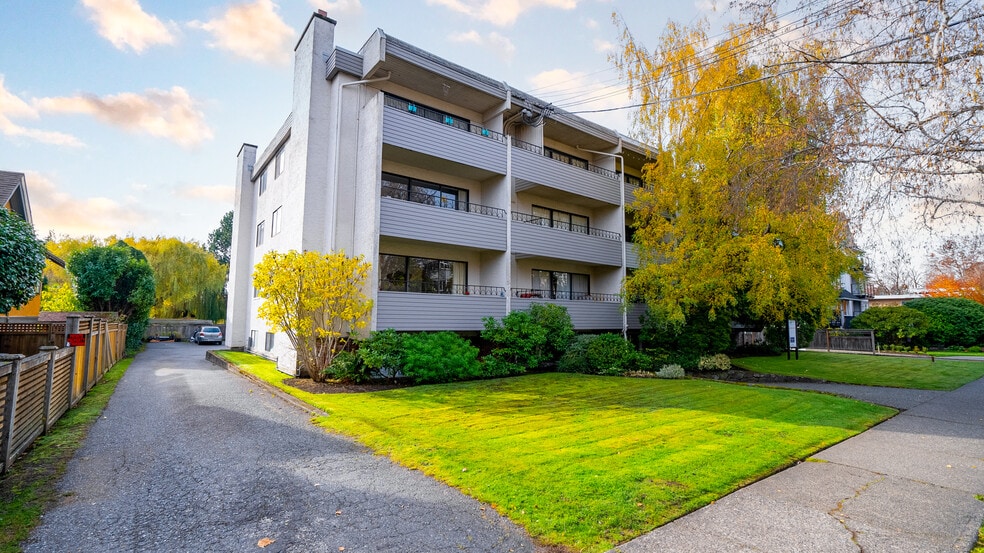 1125 Oscar St, Victoria, BC for sale - Building Photo - Image 1 of 1