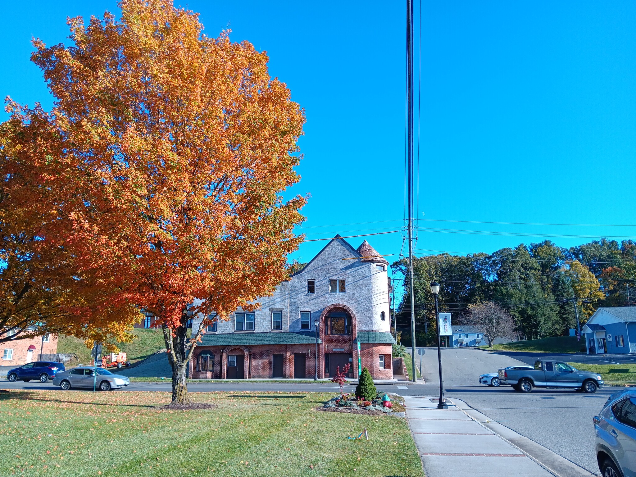 642 W Main St, Radford, VA for lease Building Photo- Image 1 of 19