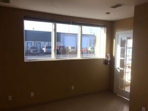 1321-1333 E Main St, Griffith, IN for lease Interior Photo- Image 1 of 7