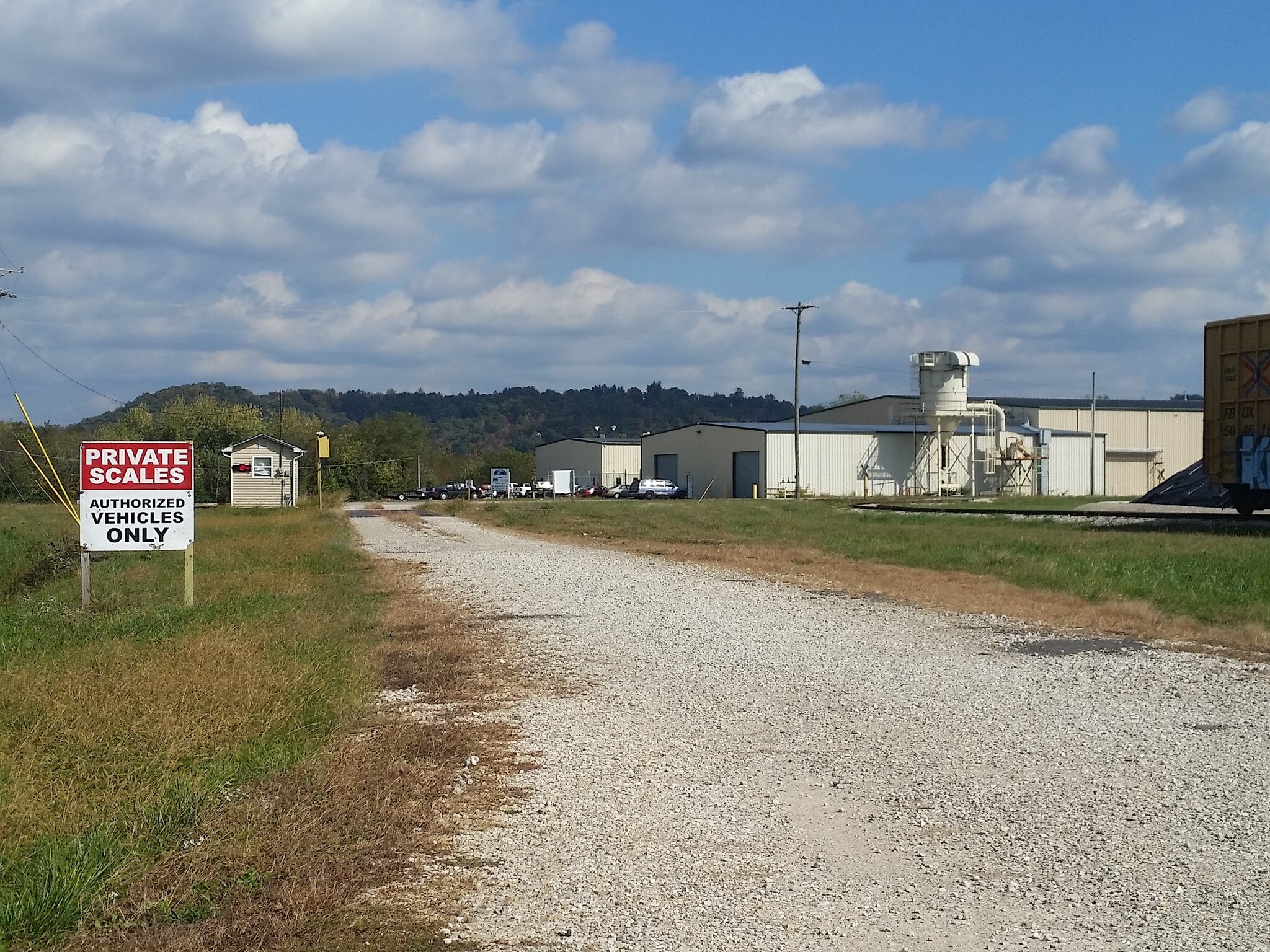 1033 Port Rd, Wurtland, KY for sale Primary Photo- Image 1 of 1