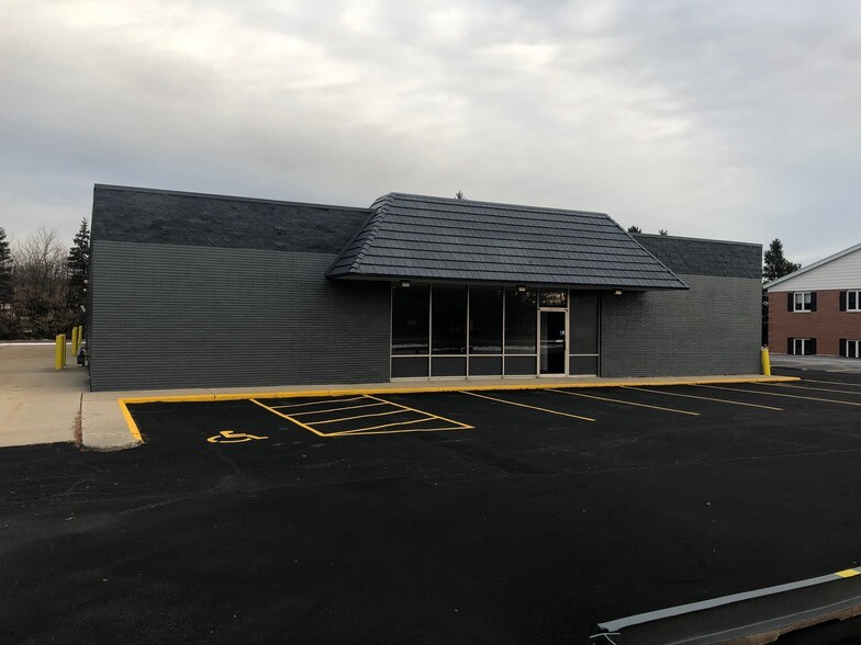 14680 W Greenfield Ave, Brookfield, WI for sale - Building Photo - Image 1 of 1