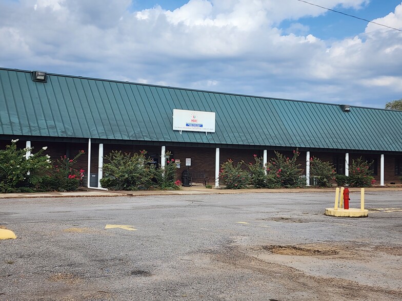 905 S Kingshighway St, Sikeston, MO for lease - Primary Photo - Image 1 of 10