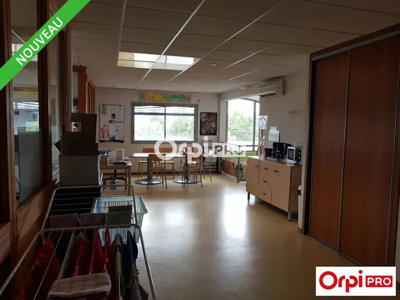 Office in Romans-sur-Isère for lease - Interior Photo - Image 3 of 4