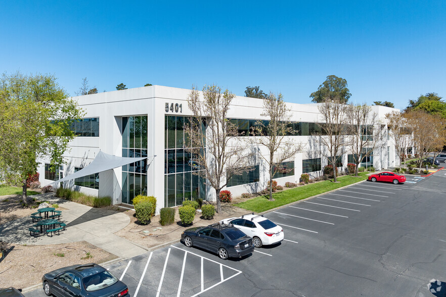 5401 Old Redwood Hwy, Petaluma, CA for lease - Building Photo - Image 1 of 10