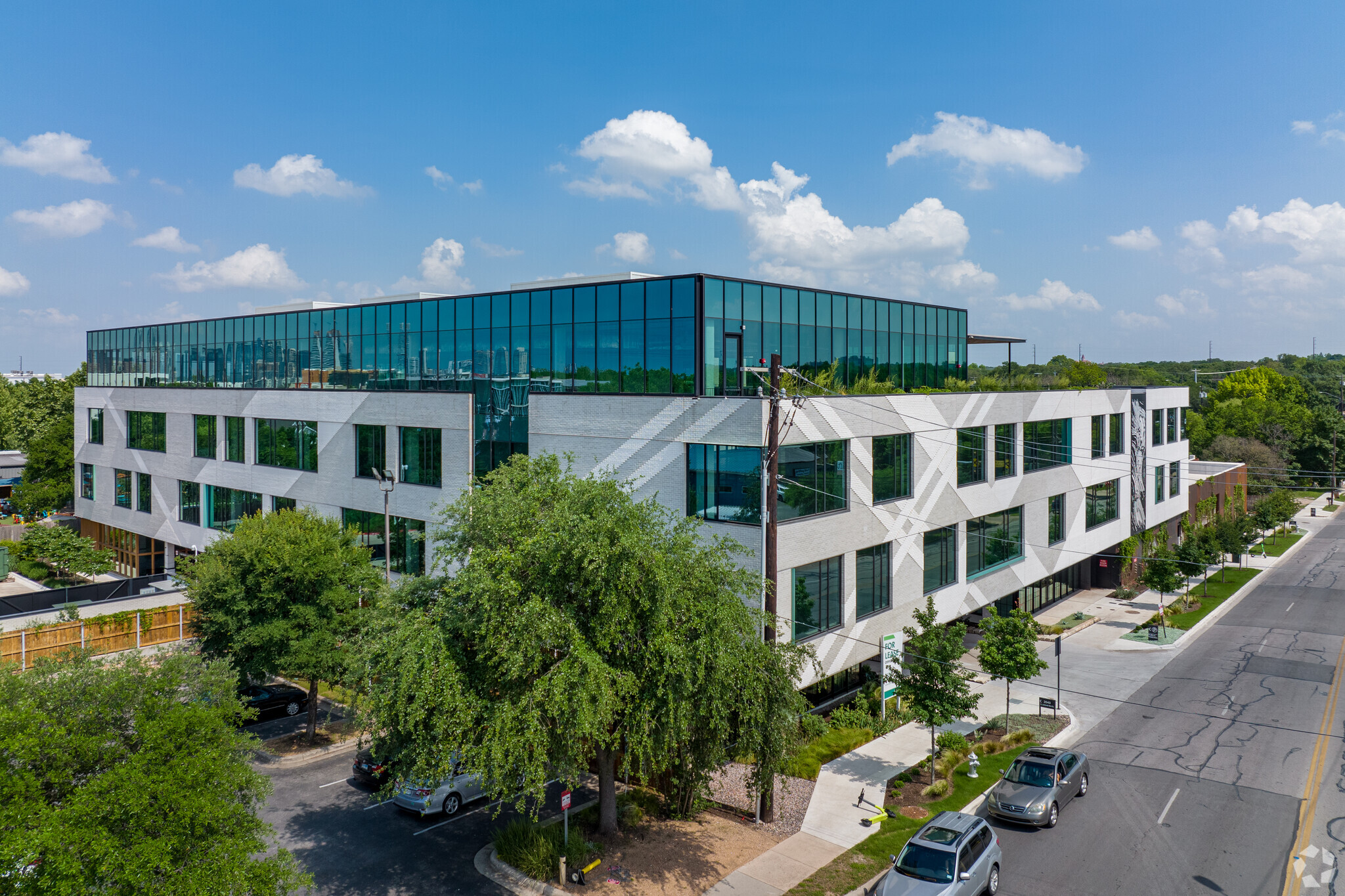 2043 S Lamar Blvd, Austin, TX for lease Building Photo- Image 1 of 13