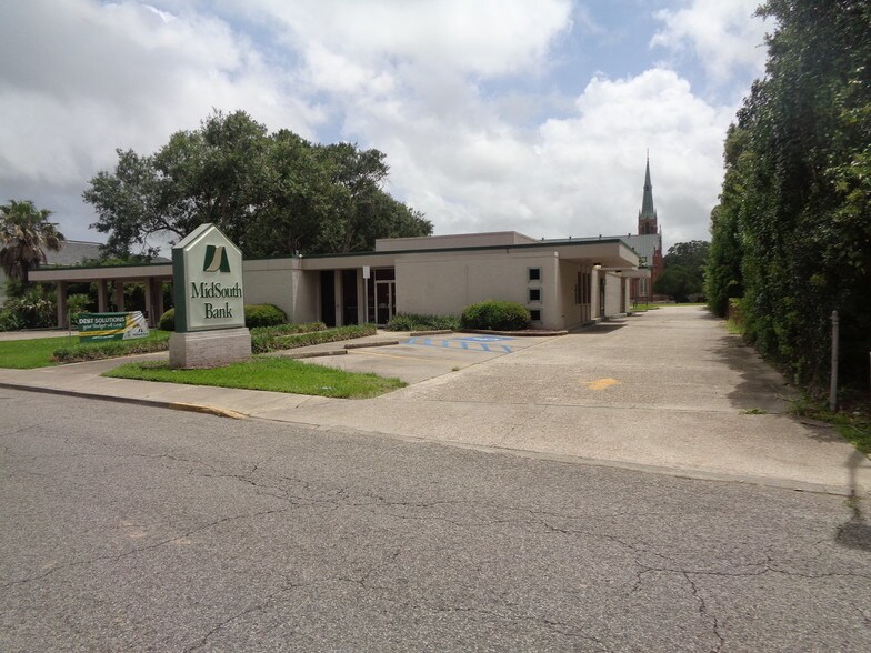 1527 W Main St, Jeanerette, LA for sale - Primary Photo - Image 1 of 1