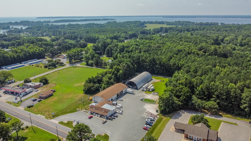 16552 General Puller Hwy, Deltaville, VA for sale - Building Photo - Image 1 of 64