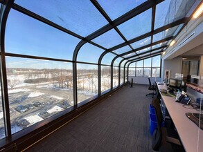 4343 Commerce Ct, Lisle, IL for lease Interior Photo- Image 2 of 8