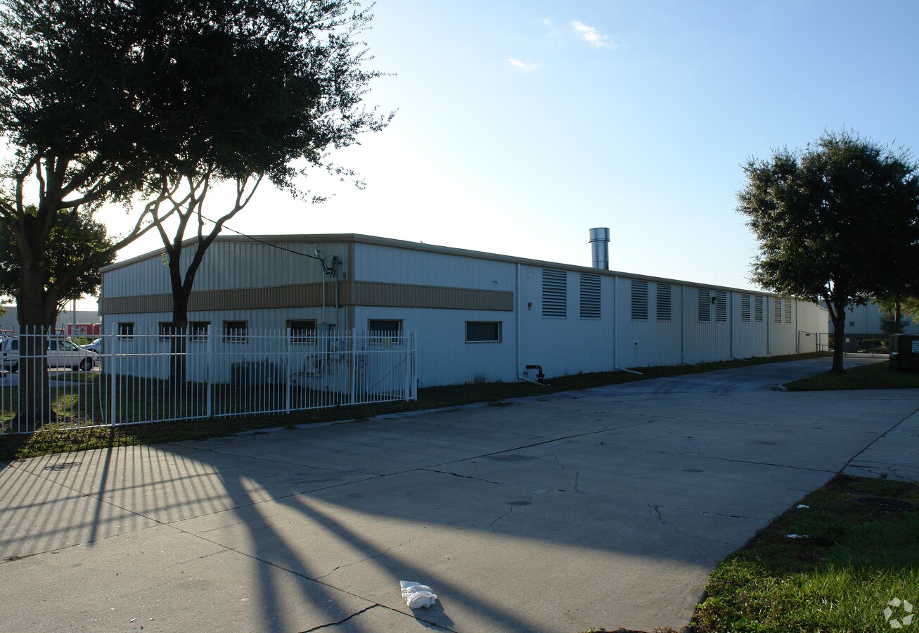 4268 Seaboard Rd, Orlando, FL 32808