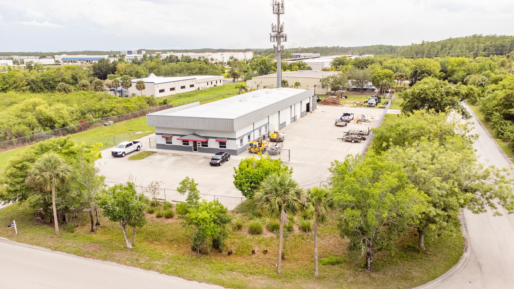 14240-14250 Jetport Loop W, Fort Myers, FL for lease Building Photo- Image 1 of 8