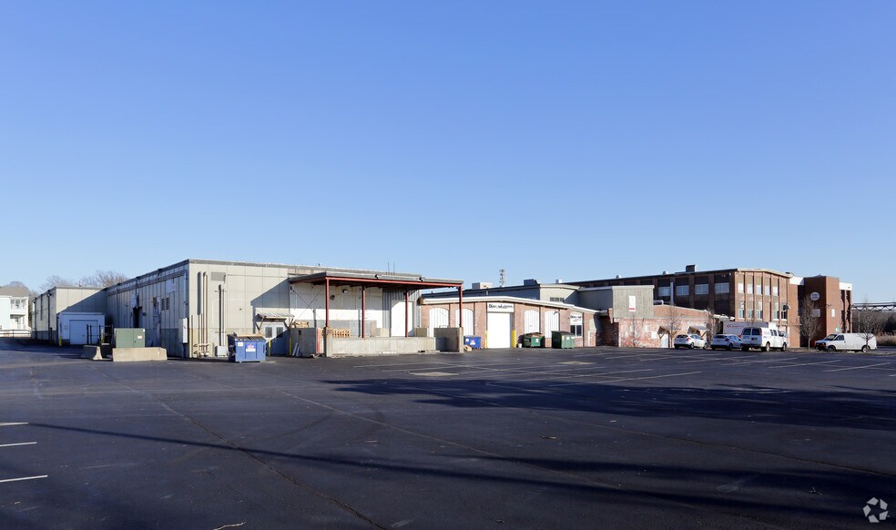 1 Titleist Dr, MA 02743