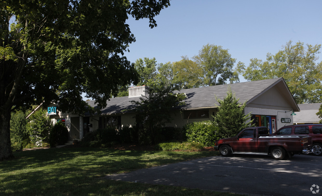 5075 Columbia Pike, Spring Hill, TN for lease Building Photo- Image 1 of 9