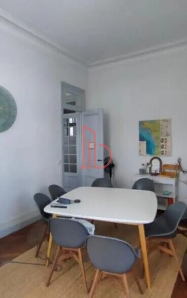 Office in Bordeaux for lease - Interior Photo - Image 2 of 4