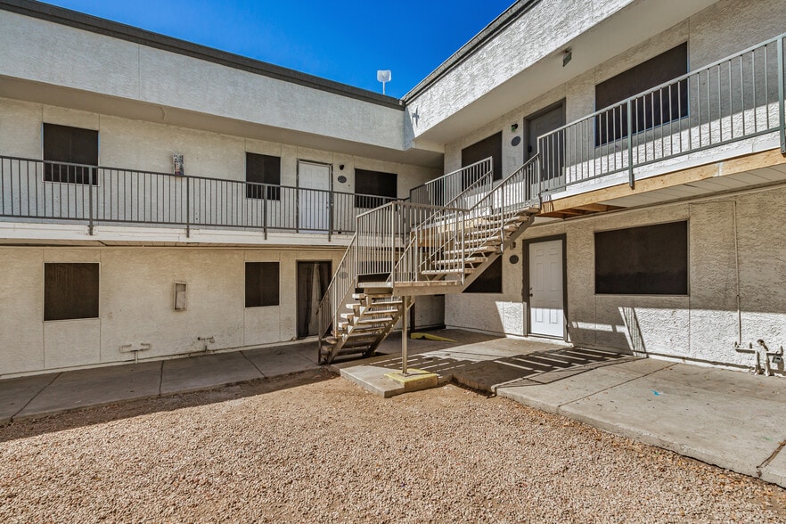 17 Multi-Family Units portfolio of 17 properties for sale on LoopNet.com - Building Photo - Image 2 of 29