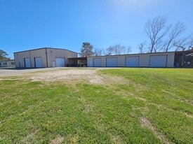 304 Meadow Ln, Kemah TX - Warehouse
