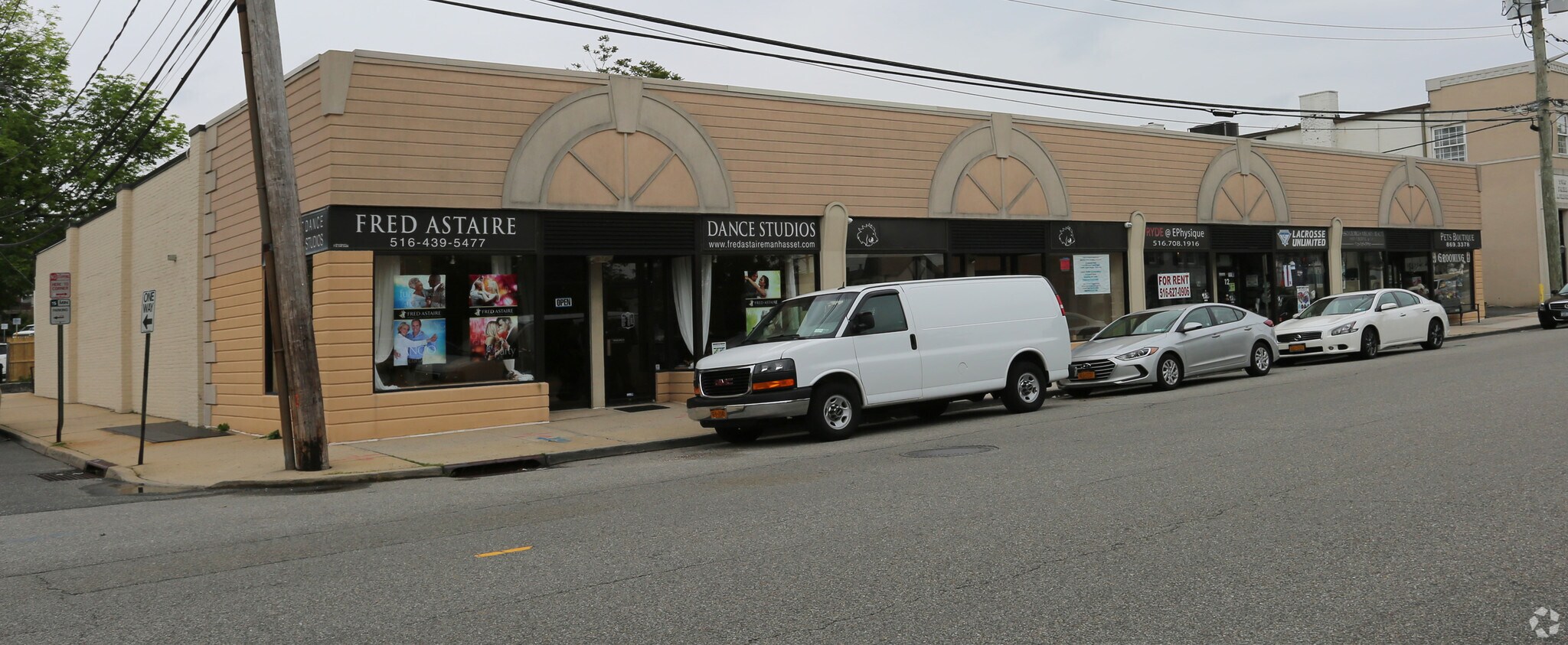 822 Park Ave, Manhasset, NY 11030 Retail For Sale