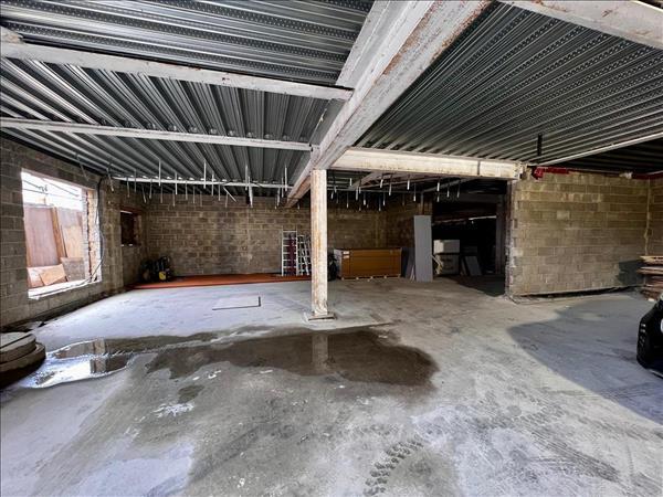 8-10 Church St N, Slough for lease - Interior Photo - Image 2 of 3