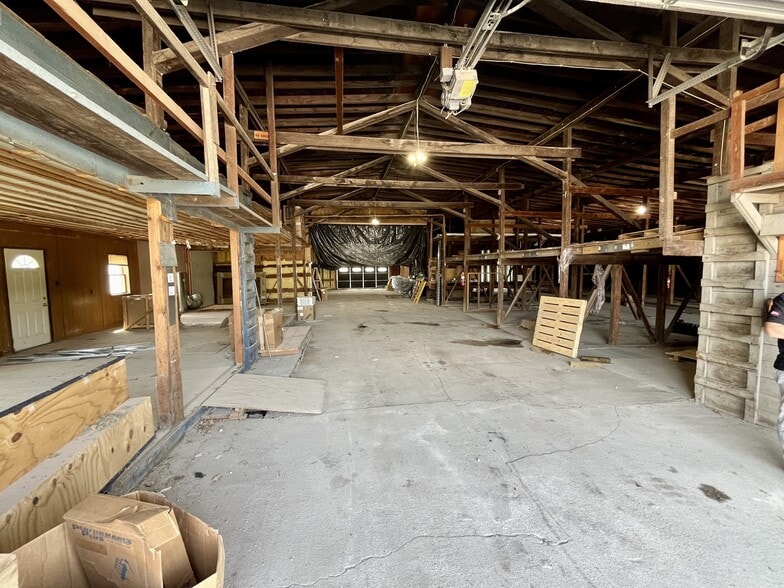 325 Grand St, Van Meter, IA for sale - Building Photo - Image 3 of 8