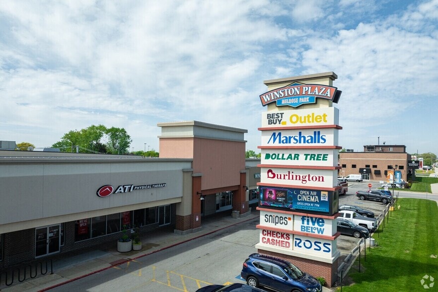 950 Winston Plz, Melrose Park, IL for lease - Building Photo - Image 2 of 9