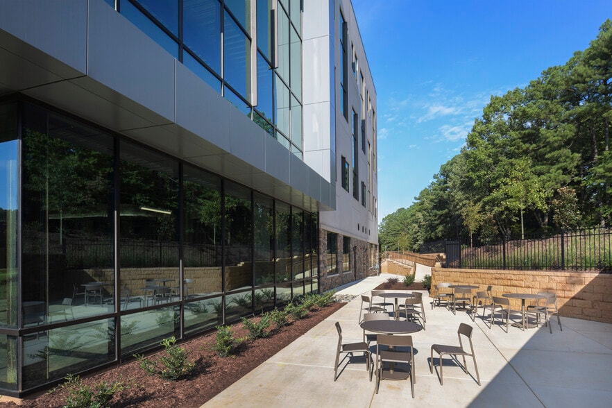 4225 Macon Pond Rd, Raleigh, NC for lease - Building Photo - Image 3 of 6