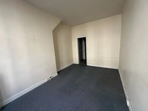 10 Rue Du Chevalier De Saint-George, Paris for lease Interior Photo- Image 2 of 9