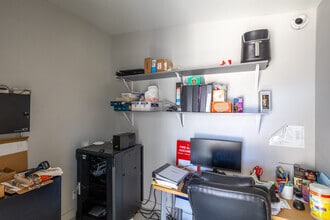 301 E Laurel Ave, Lompoc, CA for sale Interior Photo- Image 2 of 12