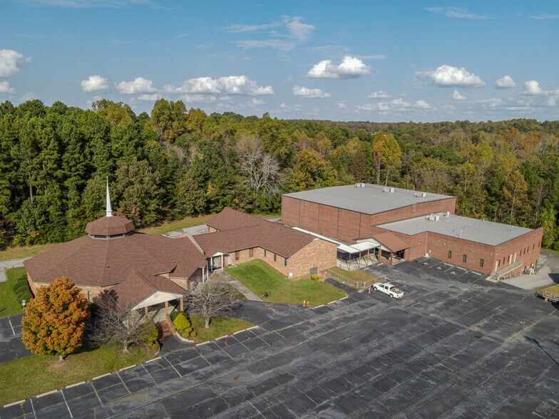 5934 Surrett Dr, Archdale, NC for sale - Building Photo - Image 1 of 1