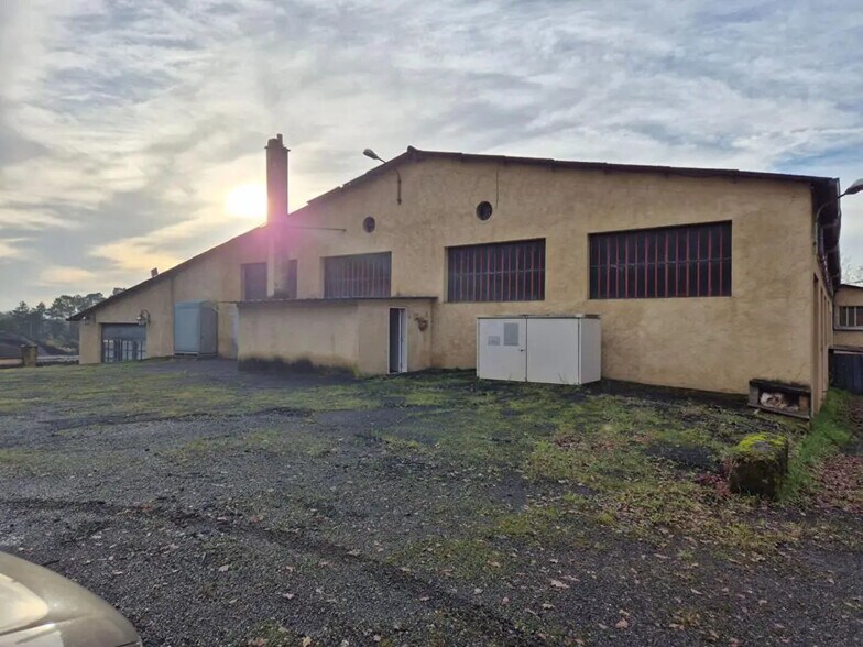 Flex in Malemort for sale - Building Photo - Image 1 of 9