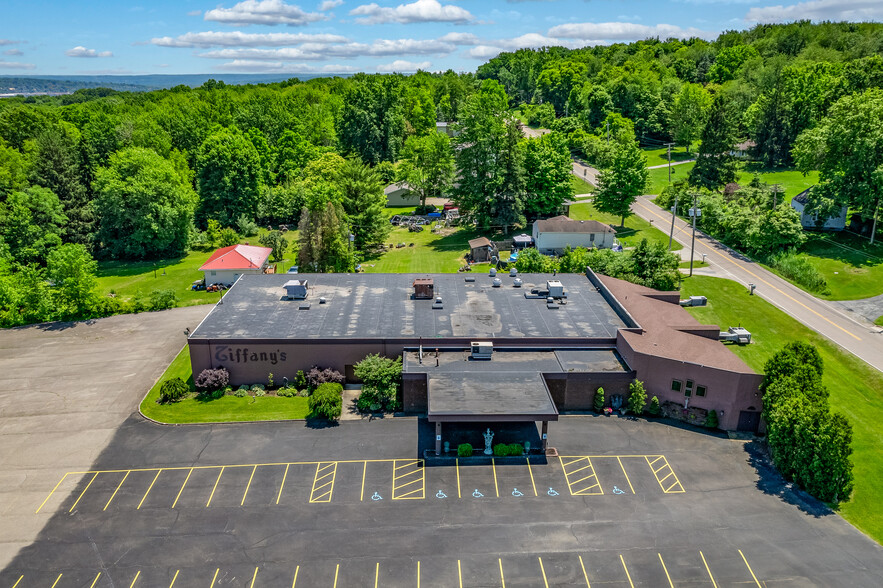 601 Bedford Rd SE, Brookfield, OH for sale - Building Photo - Image 3 of 11