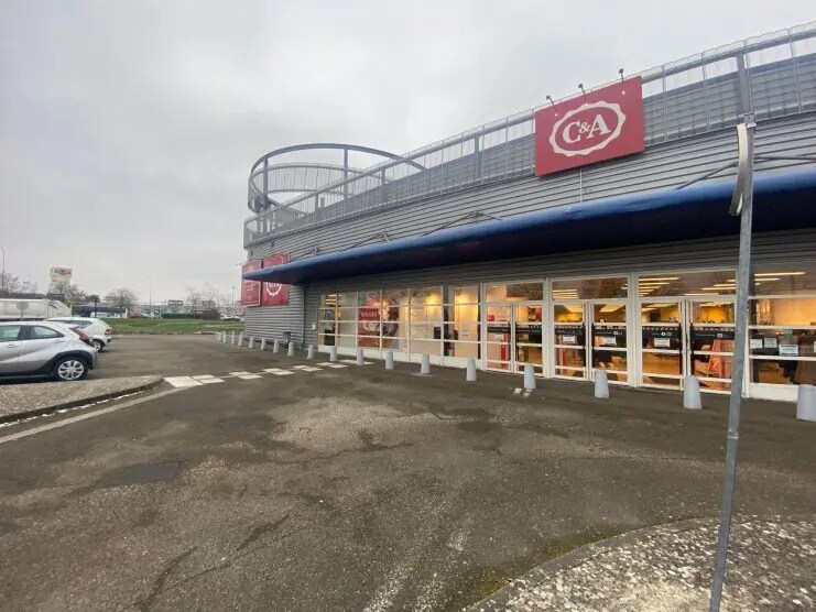 Retail in MAUREPAS for lease - Building Photo - Image 3 of 5