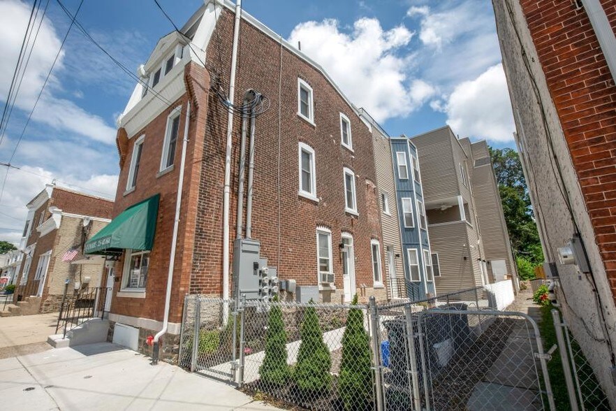 4215 Manayunk Ave, Philadelphia, PA, 19128 Apartments Property For