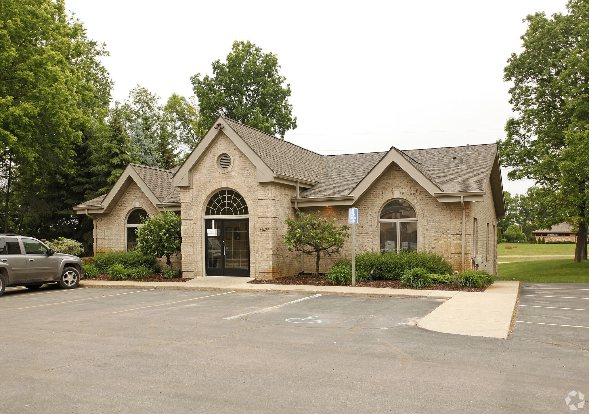 11436 E Highland Rd, Hartland, MI for lease Primary Photo- Image 1 of 3