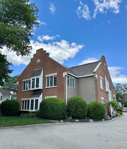 17 Conklin St, Farmingdale, NY for lease - Building Photo - Image 1 of 11