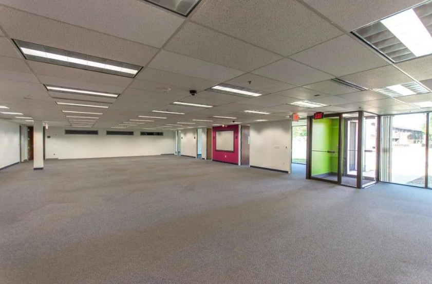 27301-27335 W 11 Mile Rd, Southfield, MI for sale - Building Photo - Image 3 of 9