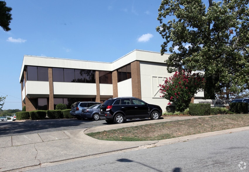 4 Shackleford Plz, Little Rock, AR for lease - Building Photo - Image 2 of 4